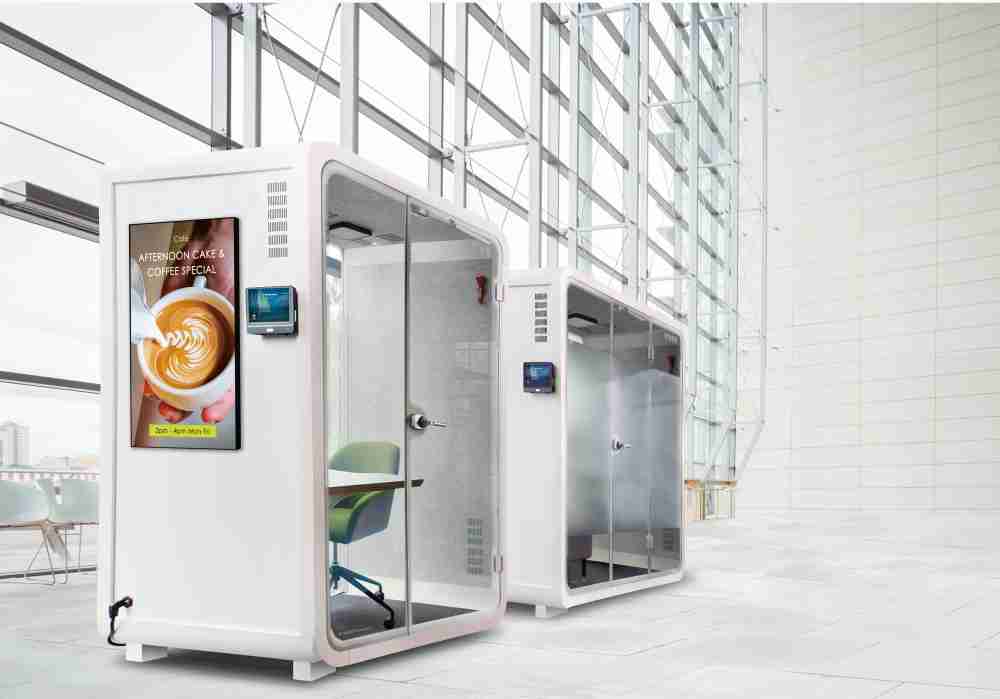 MG电玩子公司达擎之智慧行动办公舱，，，，采用PDLC智能调光玻璃设计，，，，透过通电与断电的电流切换，，呈现透明与雾面效果，，，具节能降耗特性并兼顾隐私，，，，确保信息安全