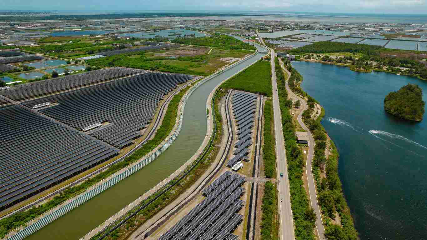 MG电玩能源事业提供智慧能源管理、、、太阳能监控管理、、、全方位电厂建置及运维解决方案，，，并拥有管理超过6000案场的经验